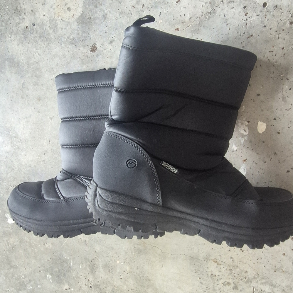 Magellan Outdoors Black Insulated Boots